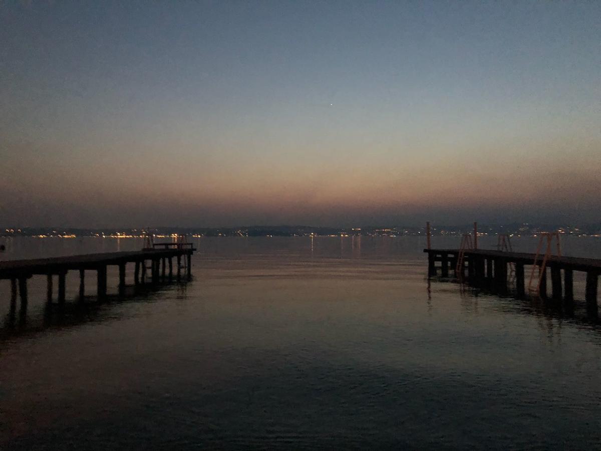 Sunset Apartment Sirmione Exterior foto